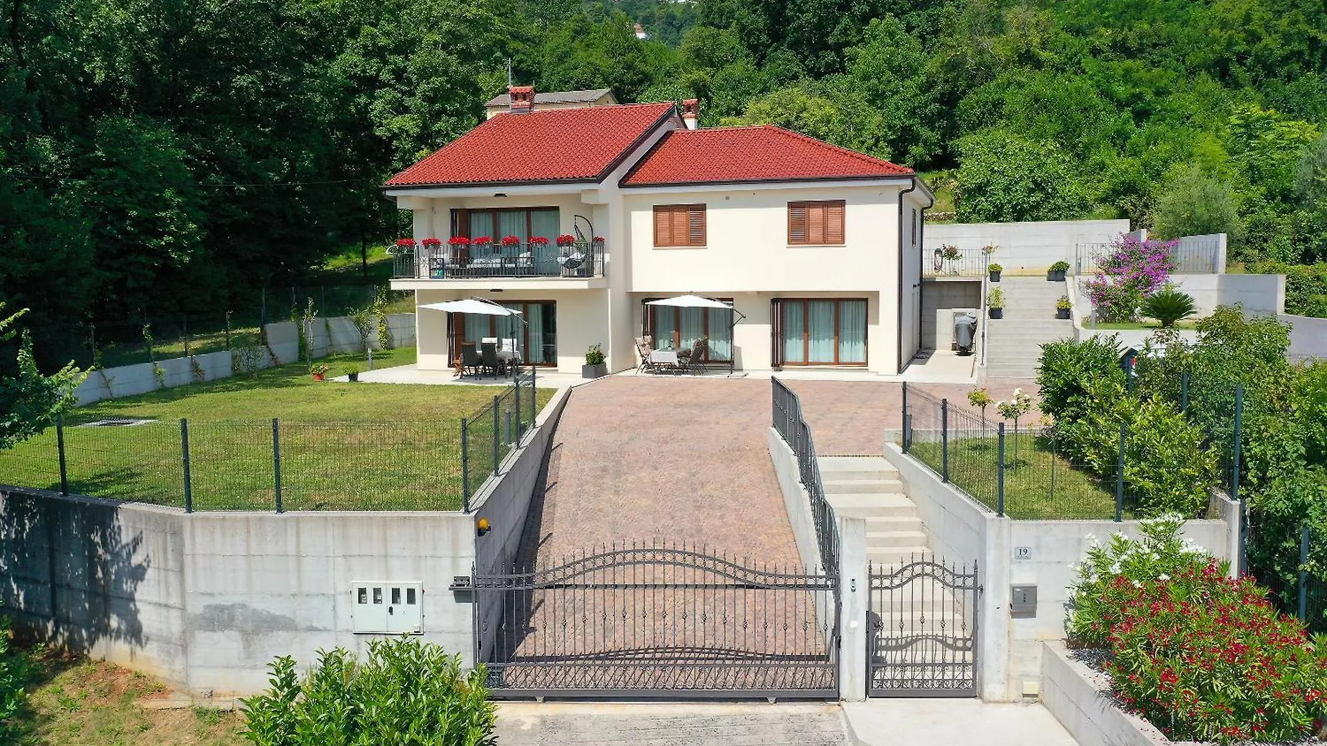 Apartments Silvi Lovran