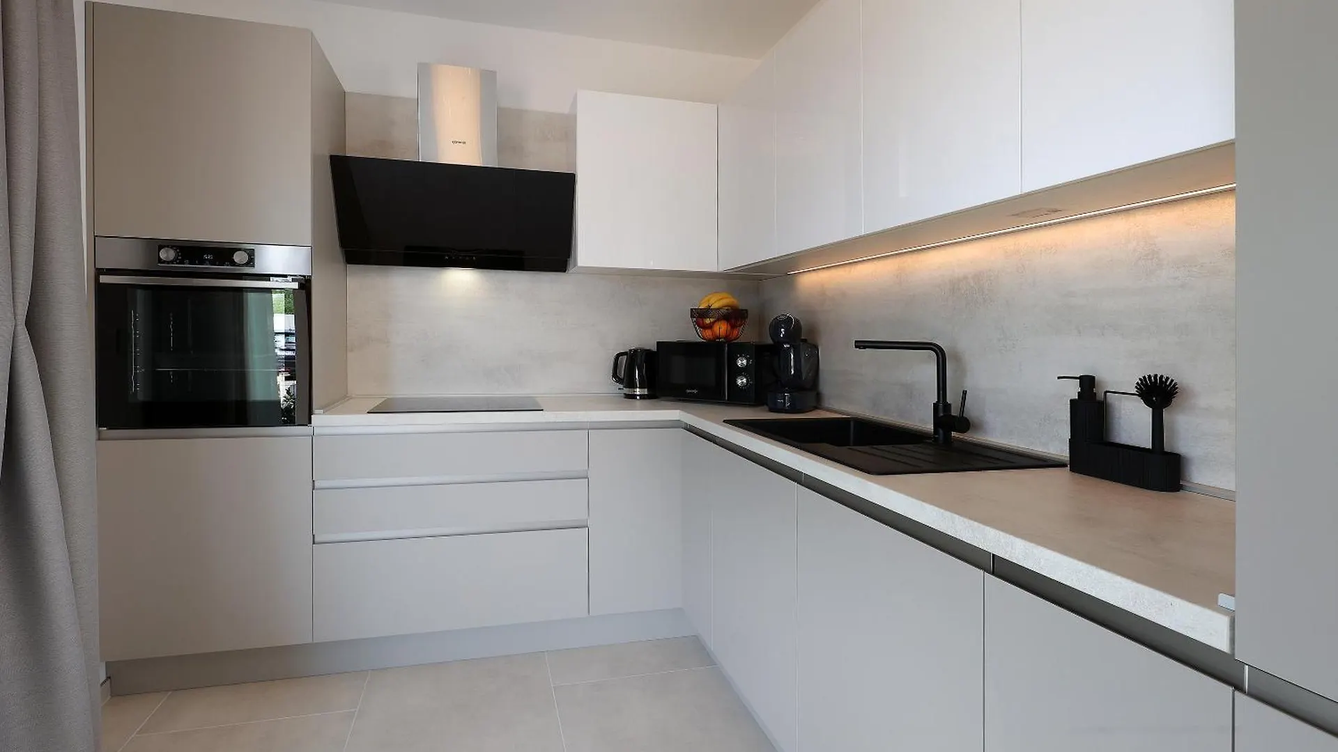 Apartments Silvi Lovran 0*,