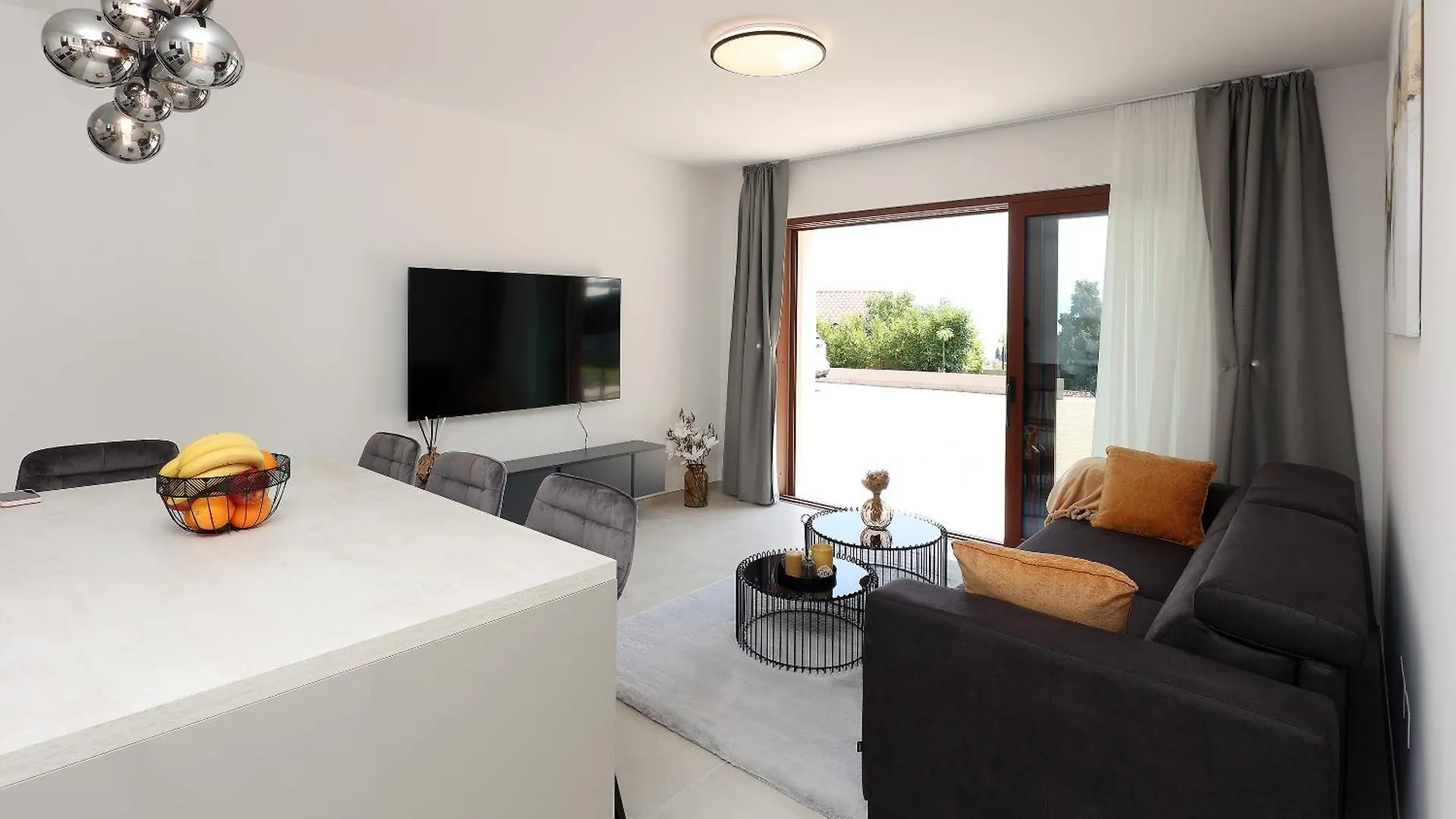 Apartments Silvi Lovran 0*,