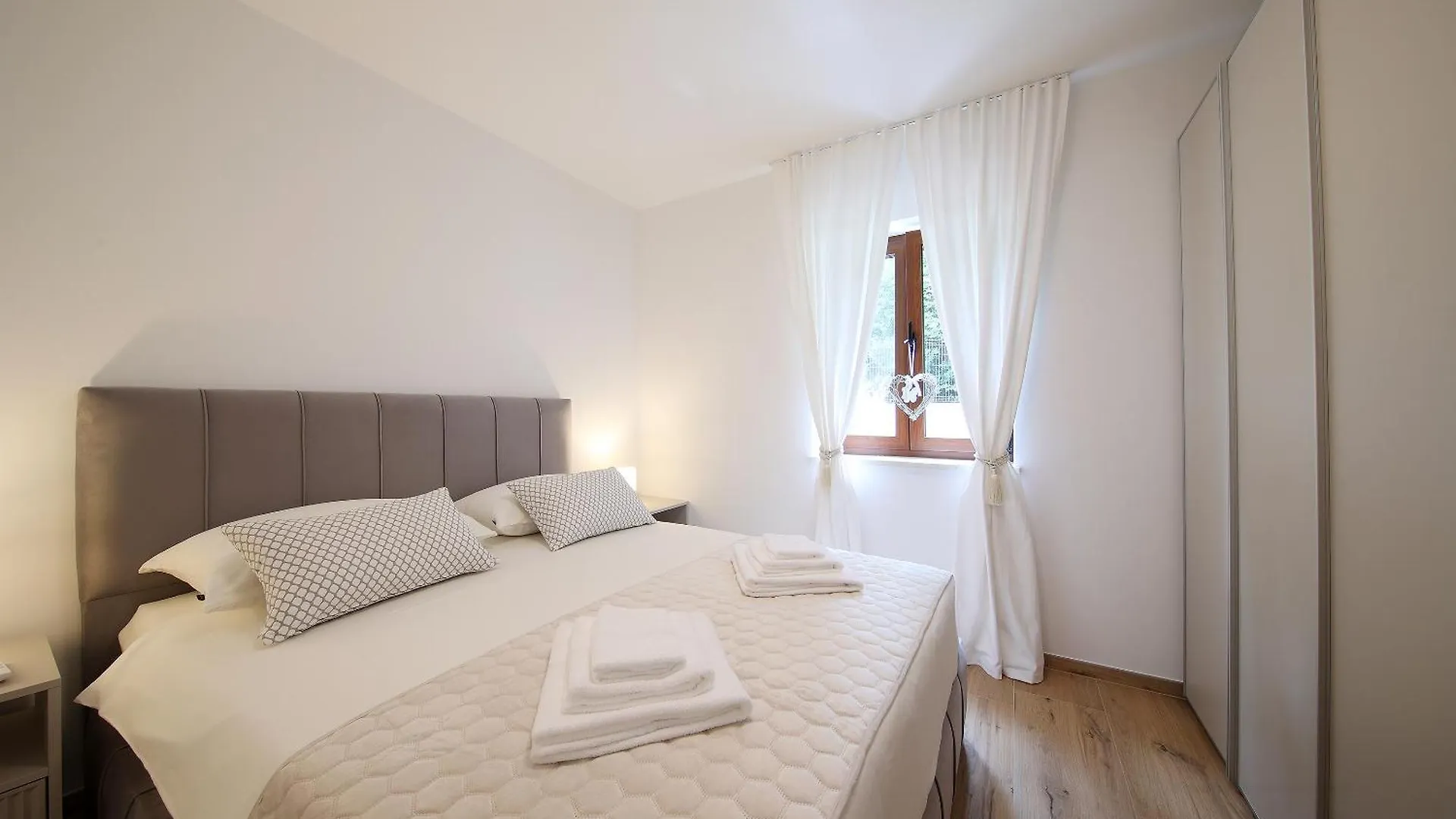 Apartments Silvi Lovran