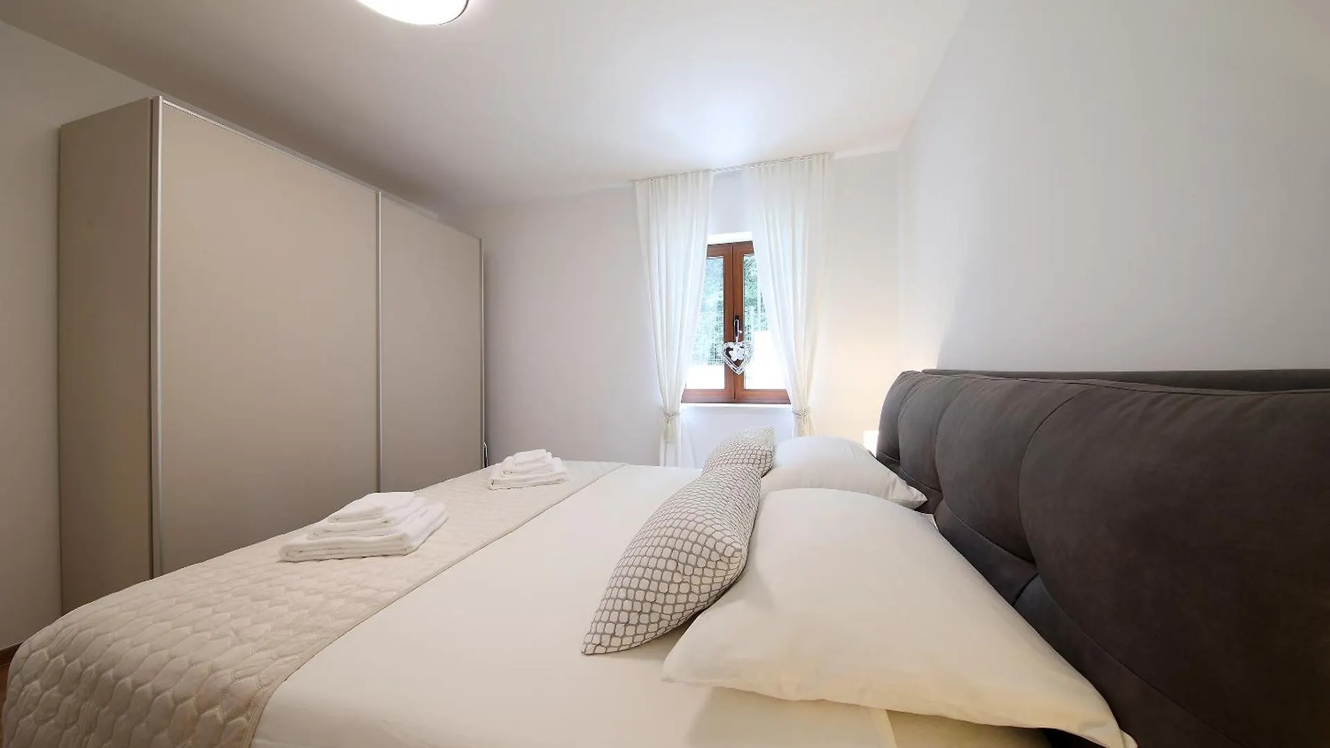 Apartments Silvi Lovran