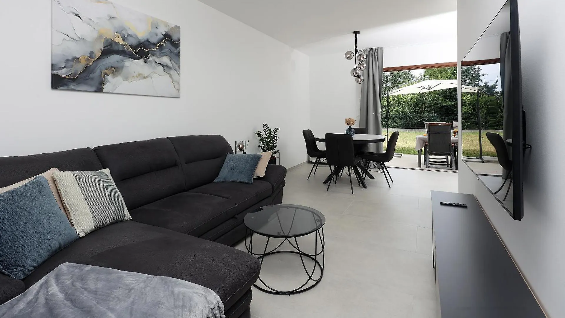 Apartments Silvi Lovran