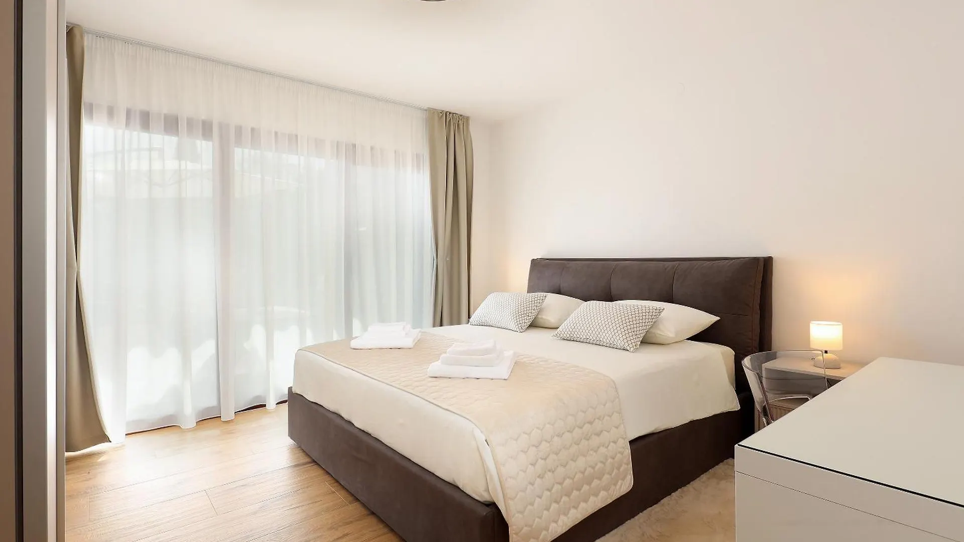 Apartments Silvi Lovran 0*,